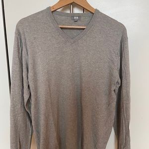 Uniqlo Wool fine V neck sweater Grey